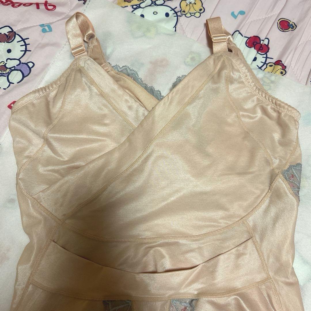 ✨美品✨マルコカーヴィシャスカレスフルカップボディスーツピンク D85 3L