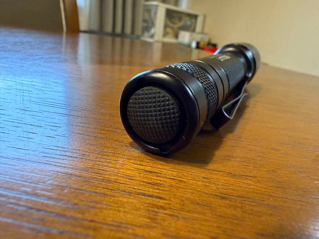 SUREFIRE EDCL2-T 懐中電灯