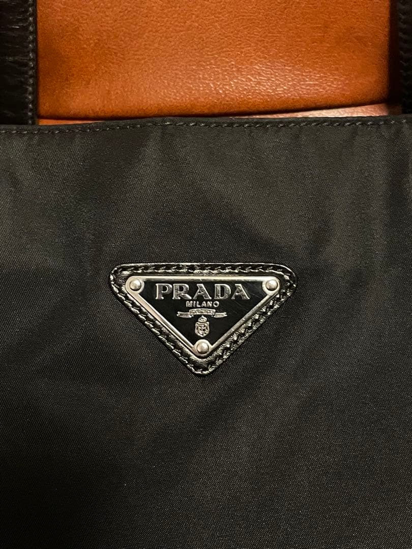 PRADA ナイロンバッグ　ブラック