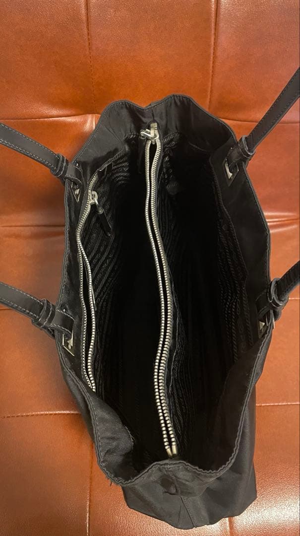 PRADA ナイロンバッグ　ブラック