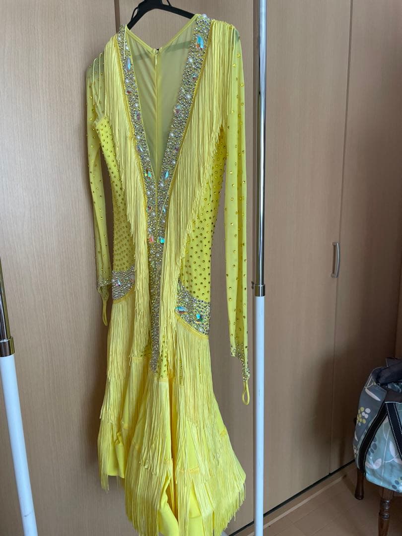 ラテンドレス　デモ用　美品