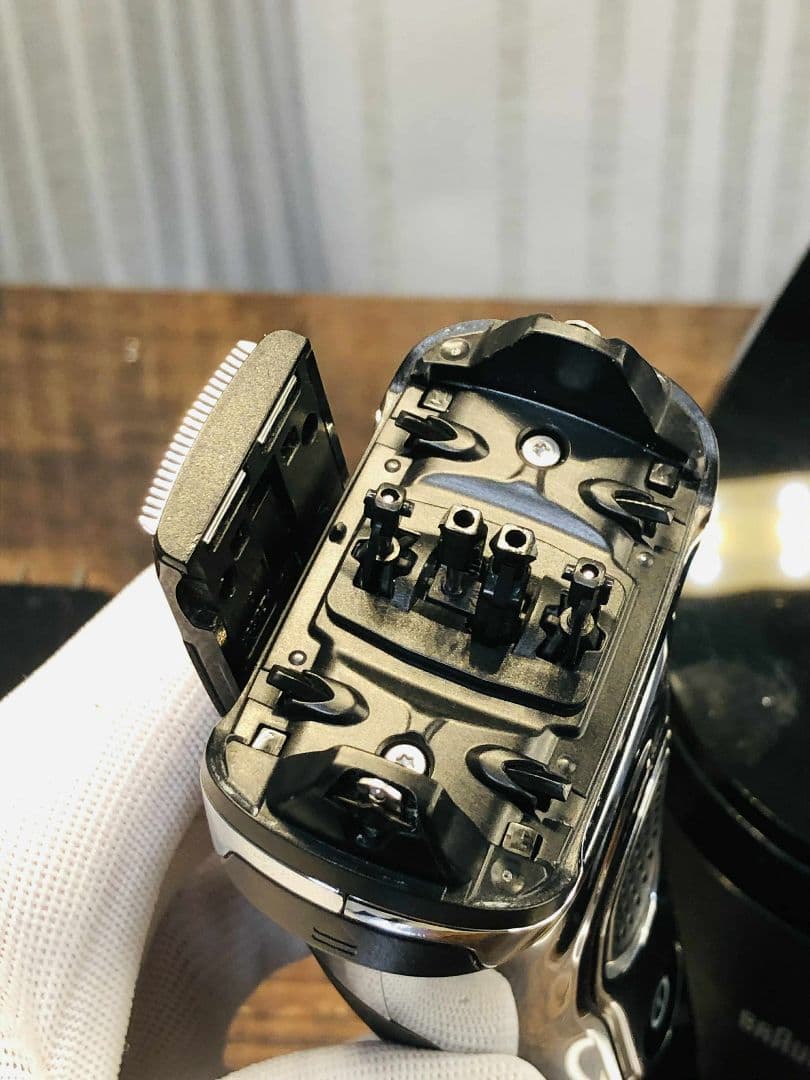 【美品】BRAUN S9 9095ccメンズ電気シェーバー ブラウンシェーバー