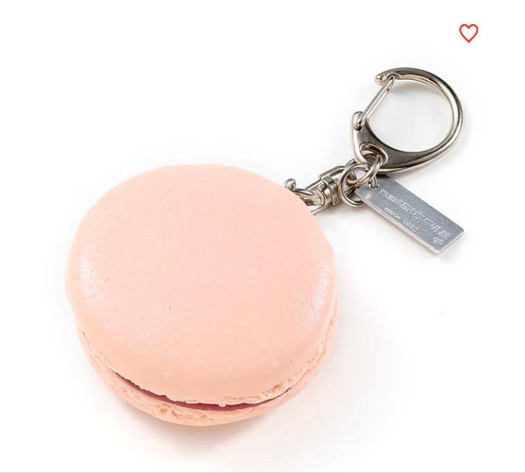 食品サンプル　いちごチョコっとミラー＆キーリングチョコケーキ、マカロンのいちご