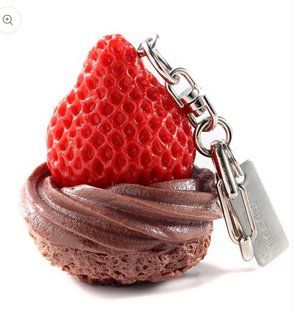 食品サンプル　いちごチョコっとミラー＆キーリングチョコケーキ、マカロンのいちご