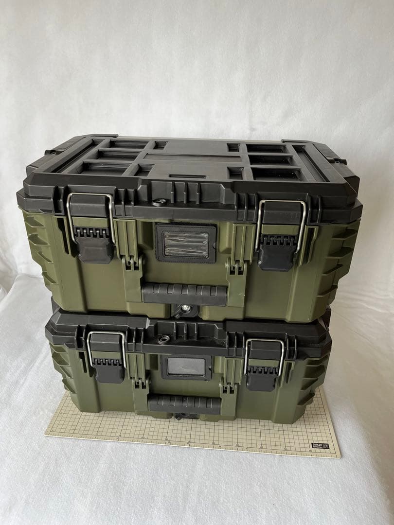 二個セット、プラスチックツールボックス、専用トレー付きで収納便利。