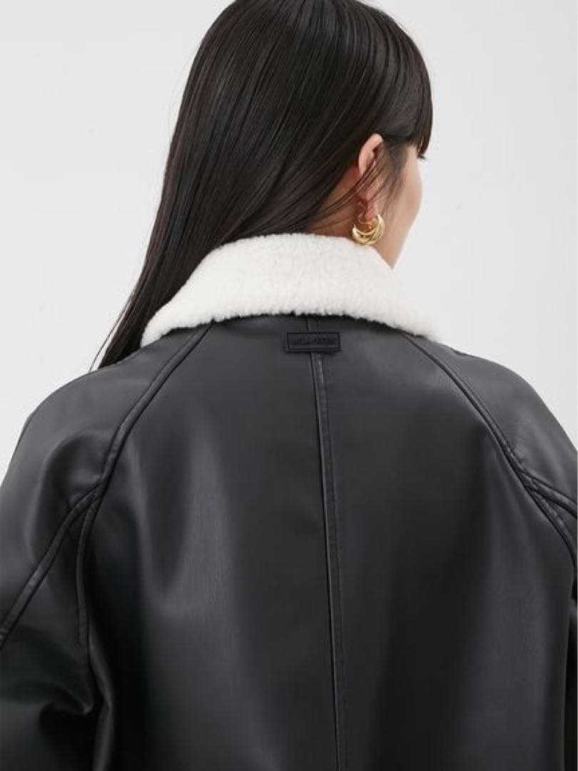 新品BLK1✴︎ MilaOwenステンカラーフェイクレザーブルゾン