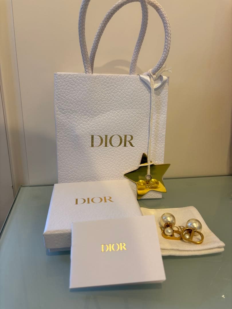 Dior Tribales ピアス　ゴールド　パール