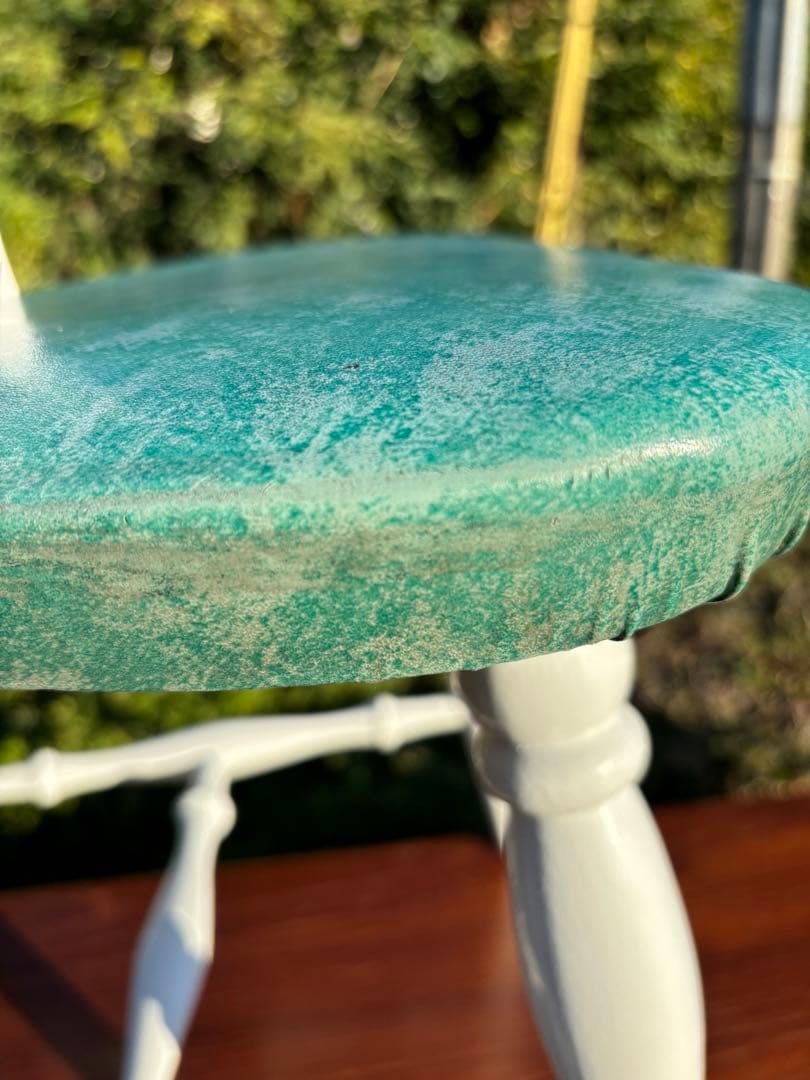 飛騨家具　WINDS太平 白いダイニングチェア② ウィンザーチェア　鋲打ち