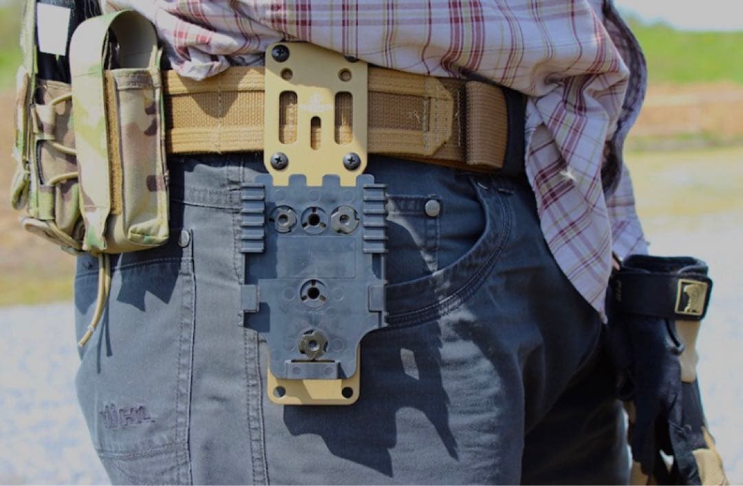 True North Concepts モジュラーホルスターアダプター ブラック