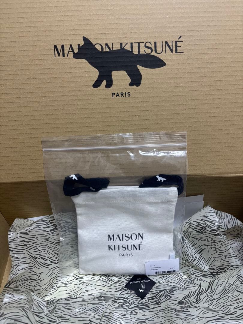【新品】メゾンキツネ MAISON KITSUNE キーホルダー ＆巾着