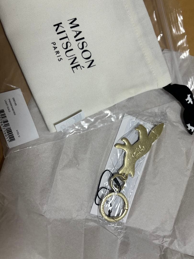 【新品】メゾンキツネ MAISON KITSUNE キーホルダー ＆巾着