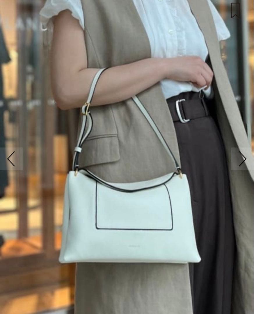 未使用品　BALLSEY スムースラミー フリルカラーブラウス