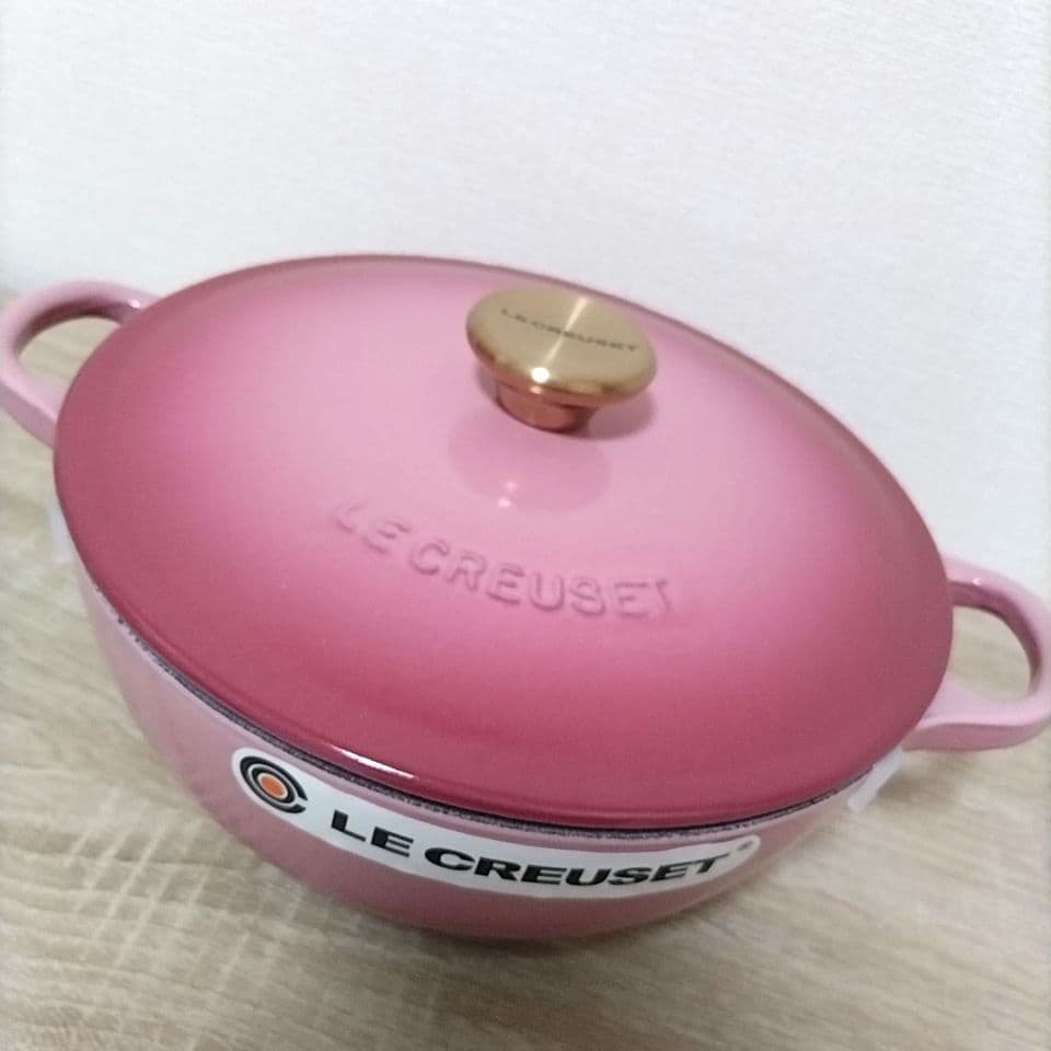 【新品】ル・クルーゼ マルミット 22cm 限定カラー ベリー　ゴールドツマミ