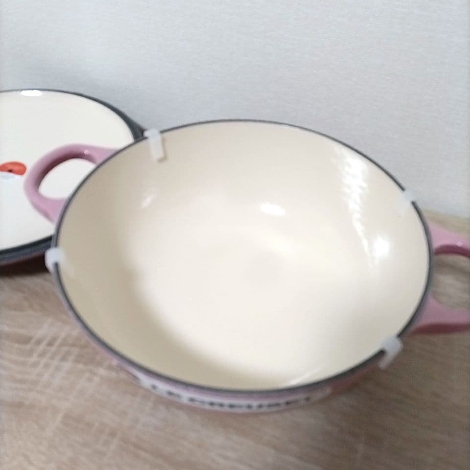 【新品】ル・クルーゼ マルミット 22cm 限定カラー ベリー　ゴールドツマミ