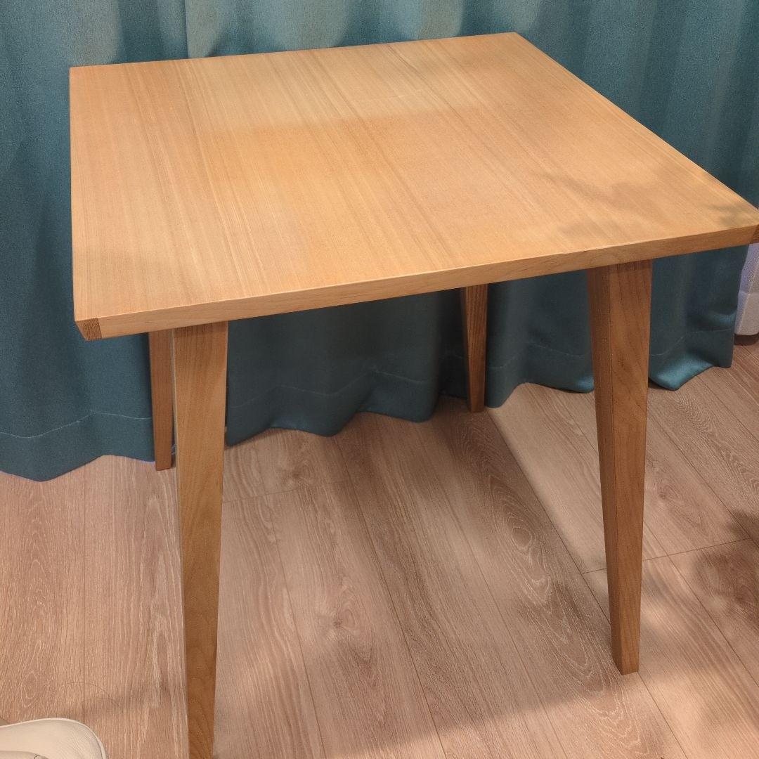 木製正方形ダイニングテーブル 約75cm x 75cm