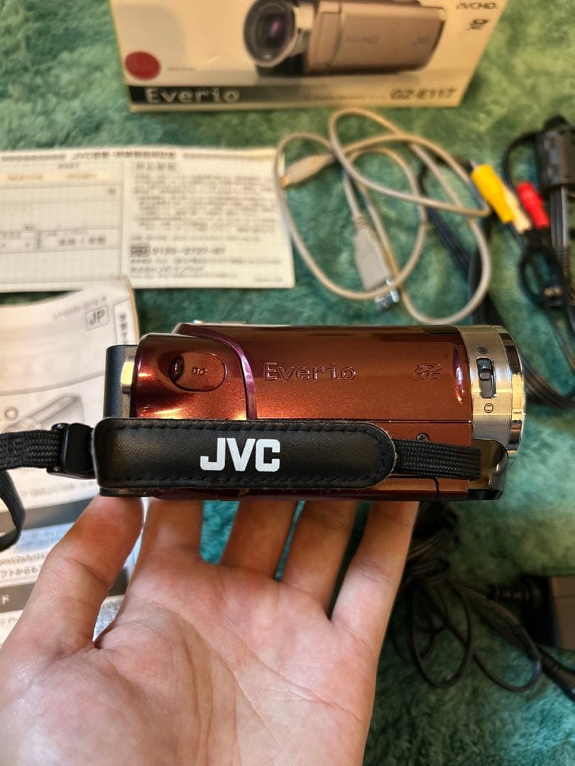 美品 JVC Everio GZ-E117 バッテリー2個付 ビデオカメラ