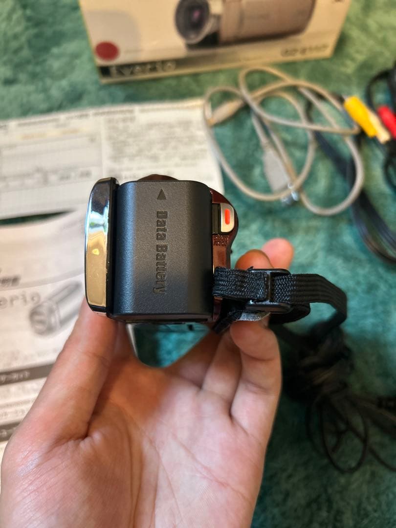 美品 JVC Everio GZ-E117 バッテリー2個付 ビデオカメラ