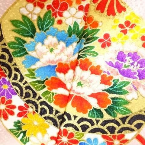 正絹綸子☆金駒刺繡☆ピンク重ねに心うきうき瞳きらきら☆3歳七五三向け祝い着
