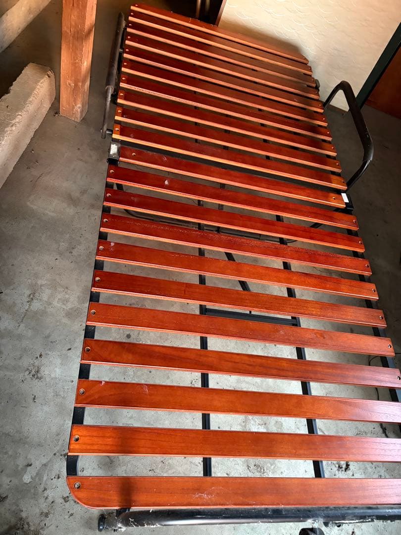 木製折りたたみベッド