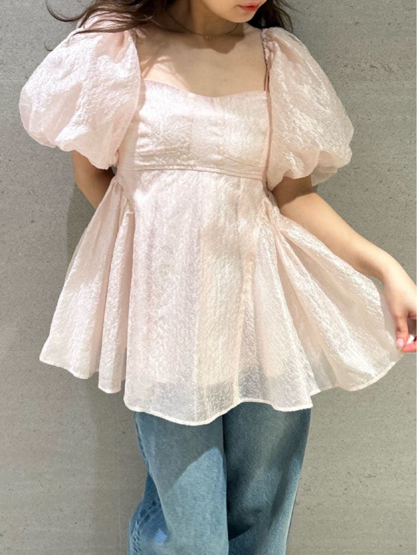 LILY BROWN 3wayシアージャガードペプ ラムブラウス