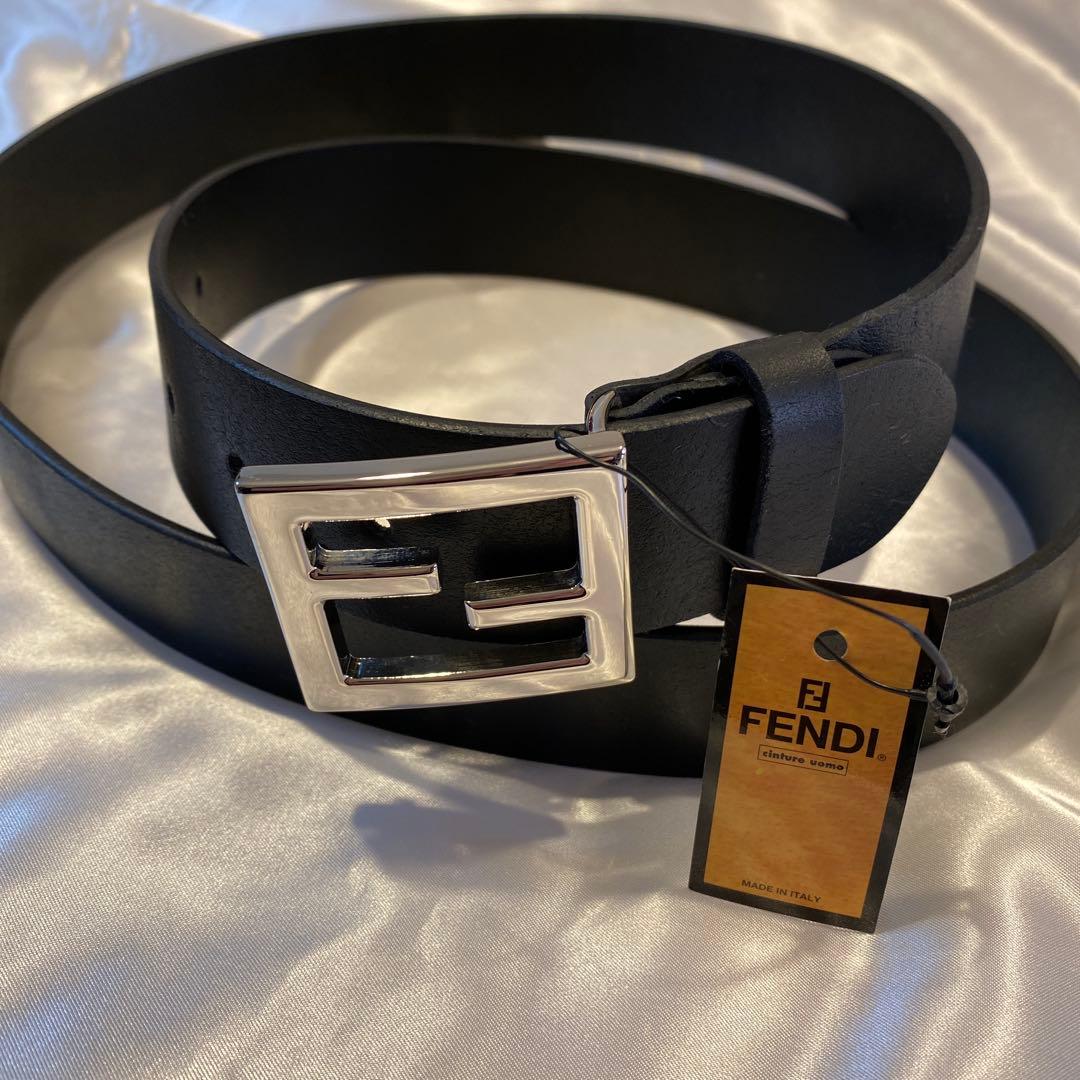 極美品FENDI イタリア製ブラックレザーロゴベルト　ズッカ柄　Zucca
