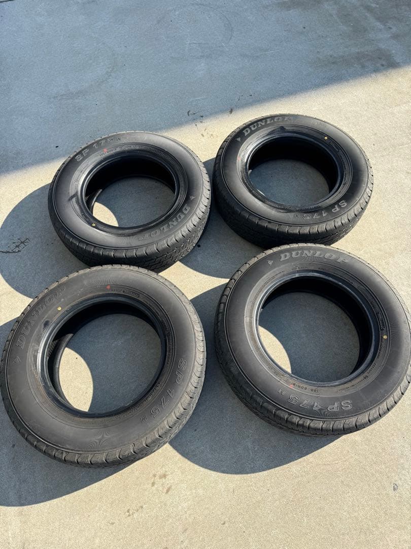 2025年式ハイエース4千Km走行外し　純正タイヤ 175/60R15 4本