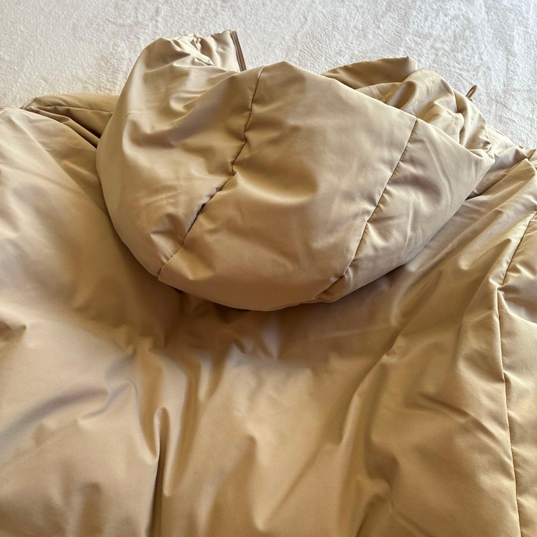 ユニクロ　シームレスダウンパーカ　ベージュ　美品