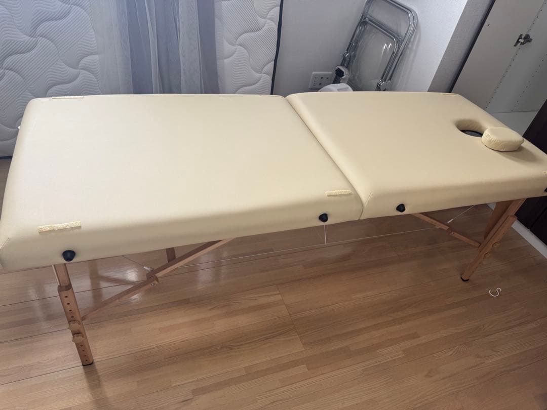 エステサロン マッサージベッド カバー付　 AYA