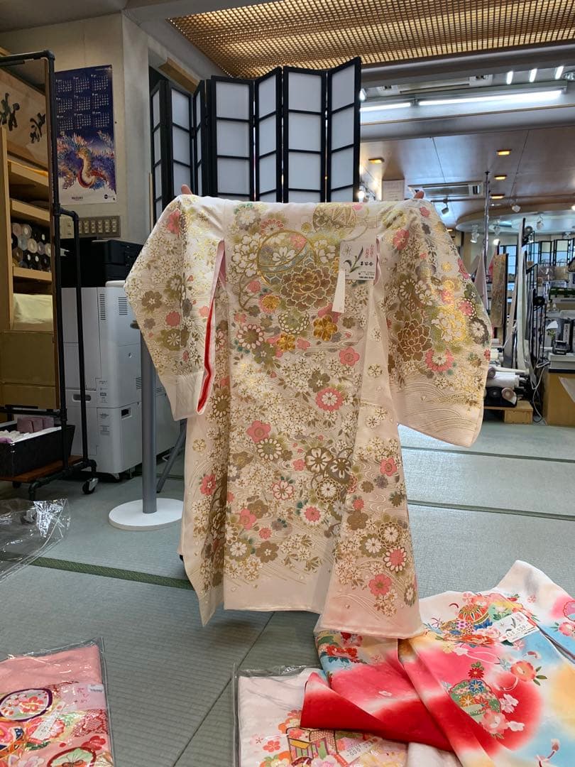 七五三 3歳 女の子 高級絹100％ 被布セット 呉服店購入 金彩 花柄 美品