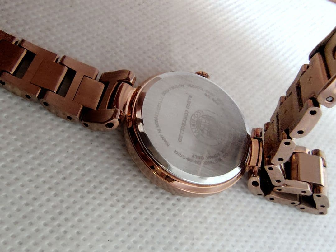 【電波ソーラー、極美品】CITIZEN　シチズン　クロスシー　ワールドタイム