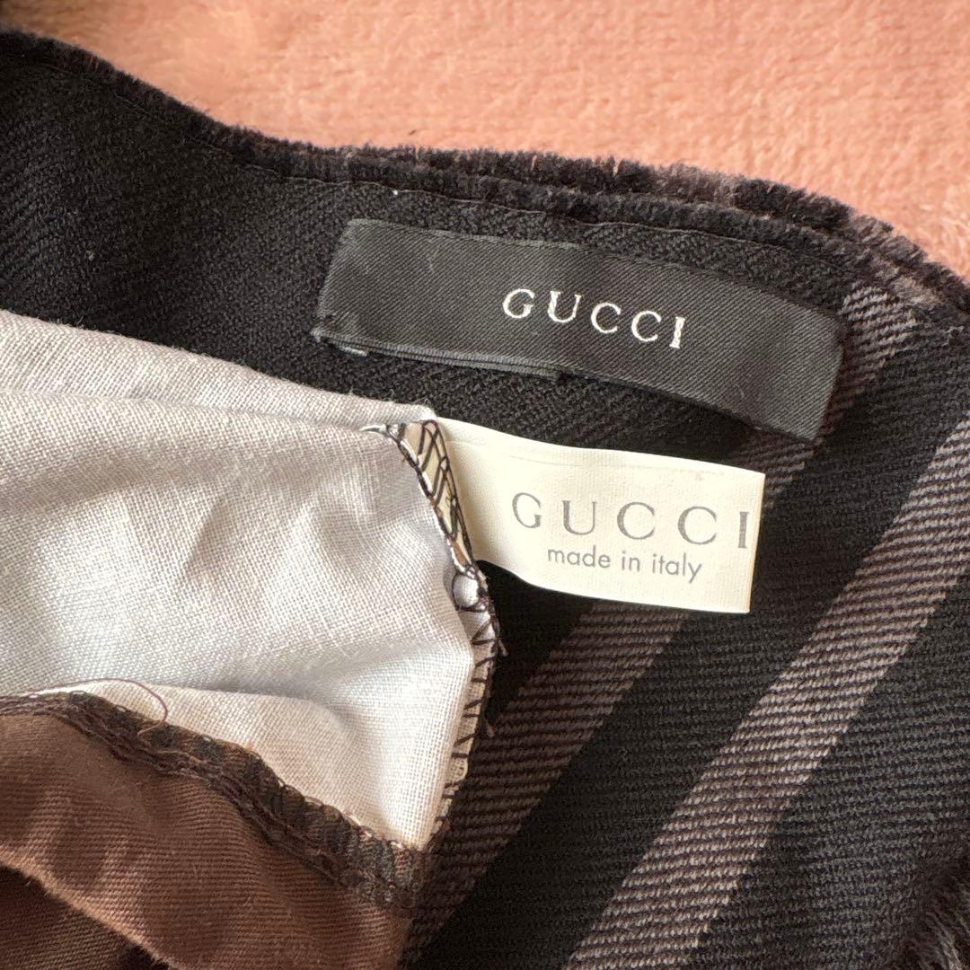 GUCCI マフラー　ブラック　ロゴマフラー(おまけの巾着付)
