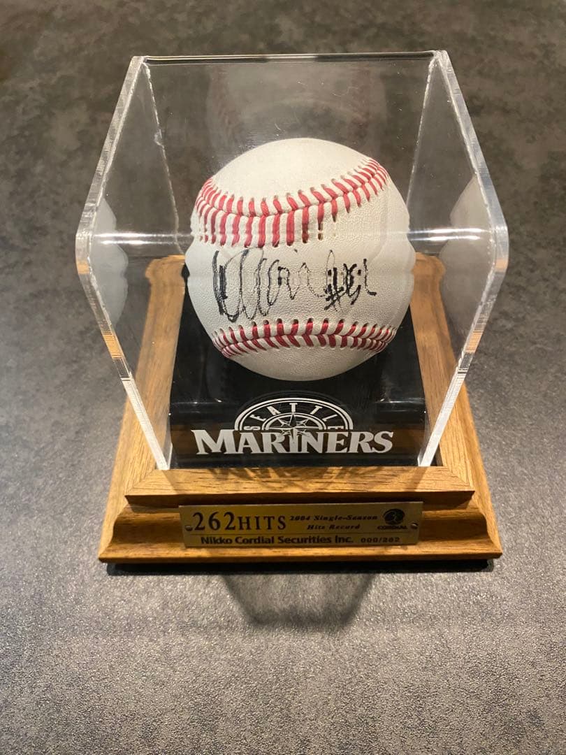超希少マリナーズ イチロー サインボール 262安打達成 日興コーディアル非売品