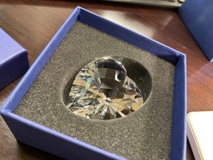 【極美品】SWAROVSKI ハートクリスタル 置物 正規品 ギフト向け