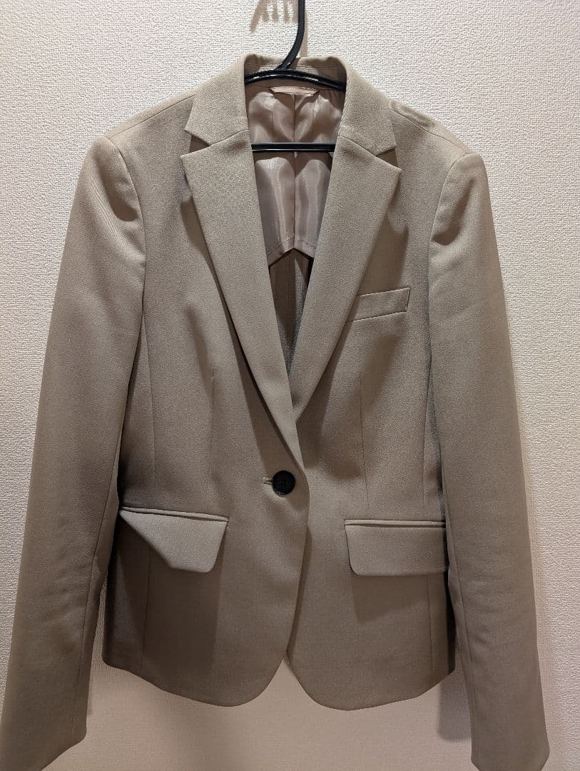 SUIT SQUARE ベージュ ビジネススーツ パンツスーツ上下 サイズ40