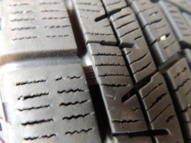 T563　165/65R15　ヨコハマ　スタッドレス　4本　トレッド面に小傷有り