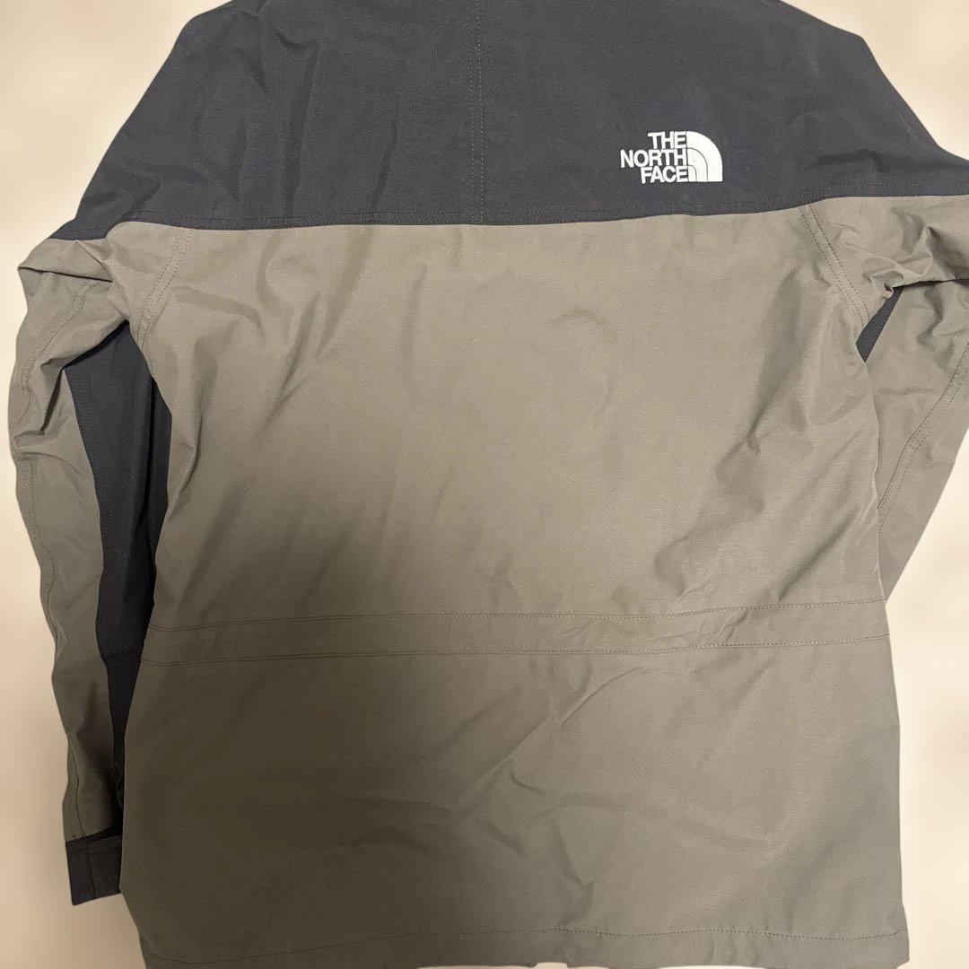 THE NORTH FACE マウンテンパーカー カーキ/ブラック