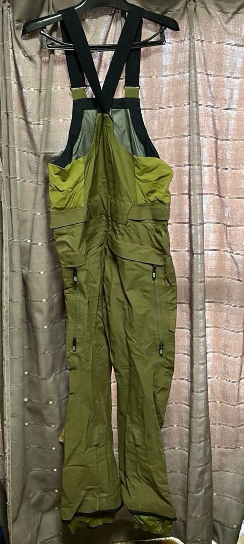 Burton ［ak］ FreeBird BIB パンツ サイズXS