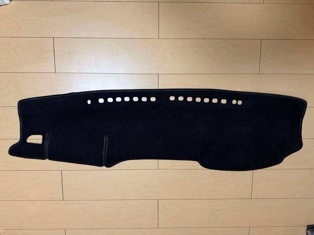 Sunland トヨタ ハイラックス ダッシュボードマット