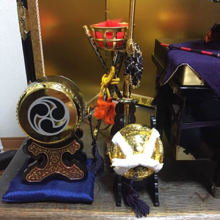 久月 五月人形セット （兜、弓、太刀、陣太鼓、金びょうぶ付き）