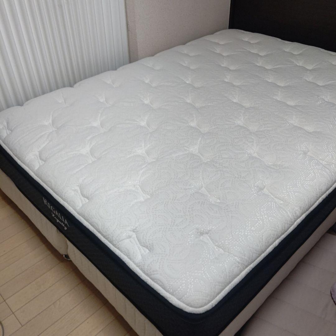 極美品キングスダウンロイヤリティ　ダブルマットレス