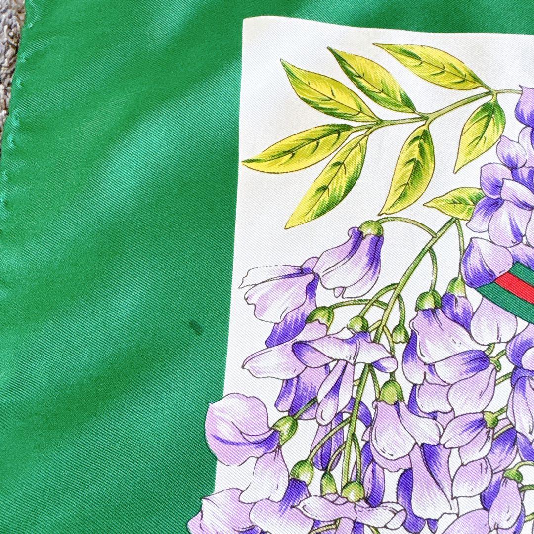 良品　グッチ　スカーフ　インターロッキング　花柄　フラワー柄　グリーン　シルク