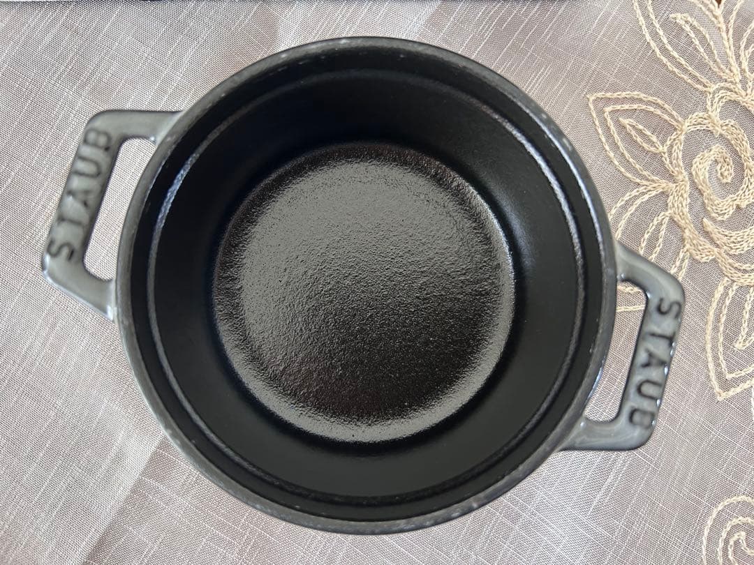 期間限定お値下げ　ピコ・ココット　ラウンド　10cm グレー