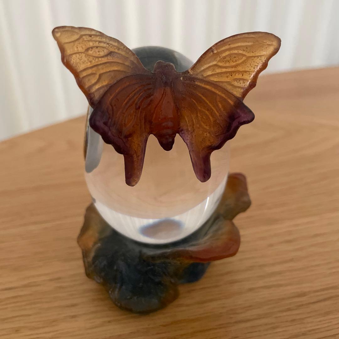 Doum ドーム　クリスタル　ガラス　蝶の装飾付き置時計 卵型