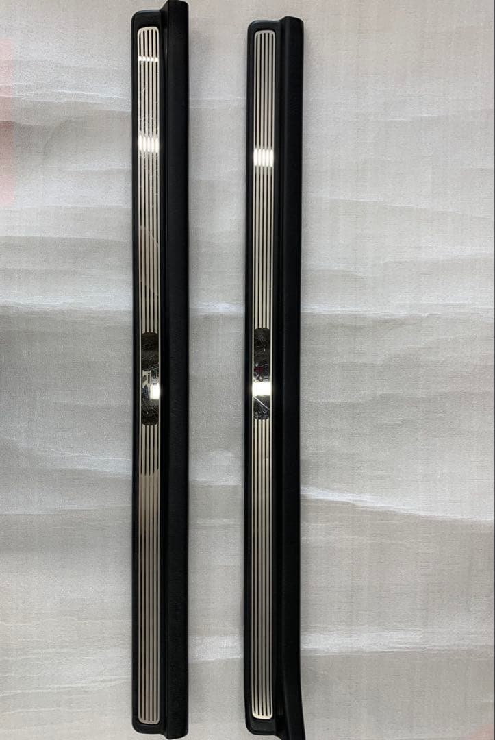 【中古】スカイライン GT-R34 スカッフプレート左右セット