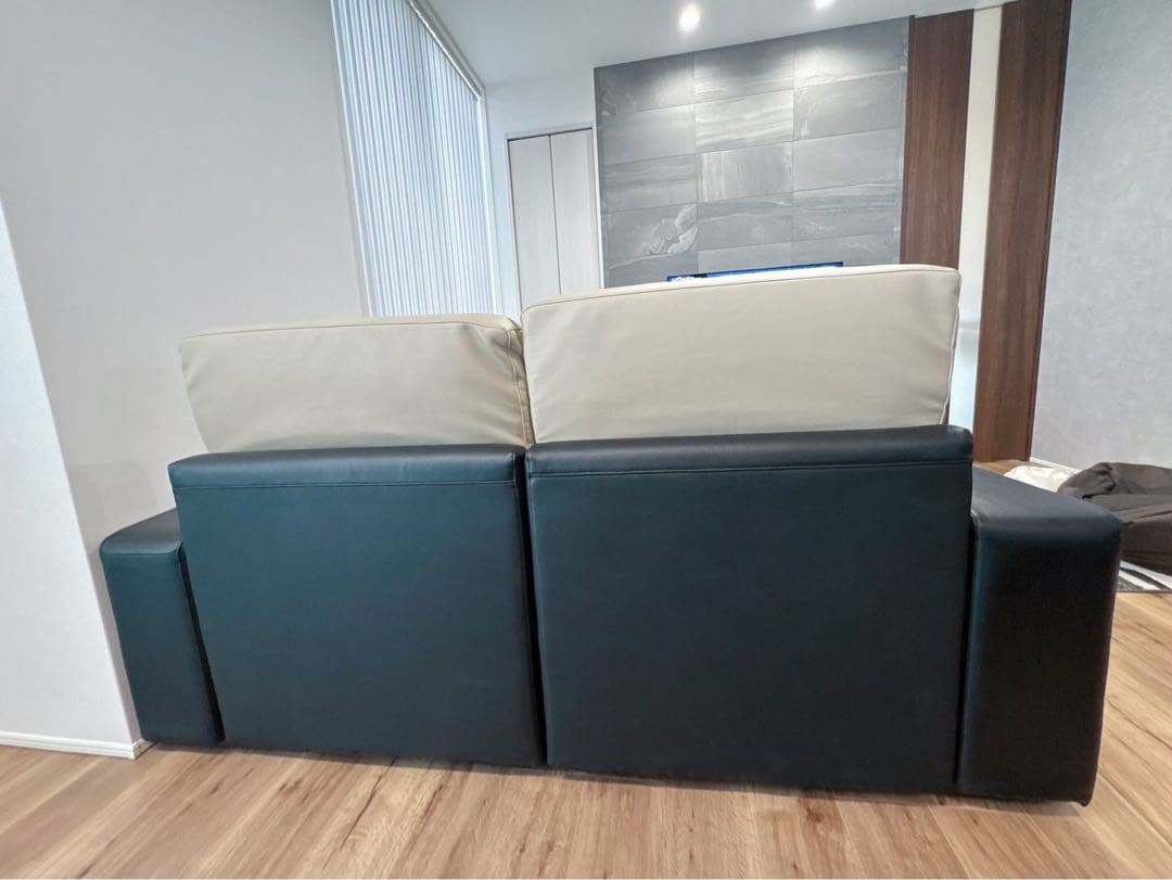 東京インテリア オーダー カウチ ソファー 黒白 シンプル おしゃれ 2人掛け