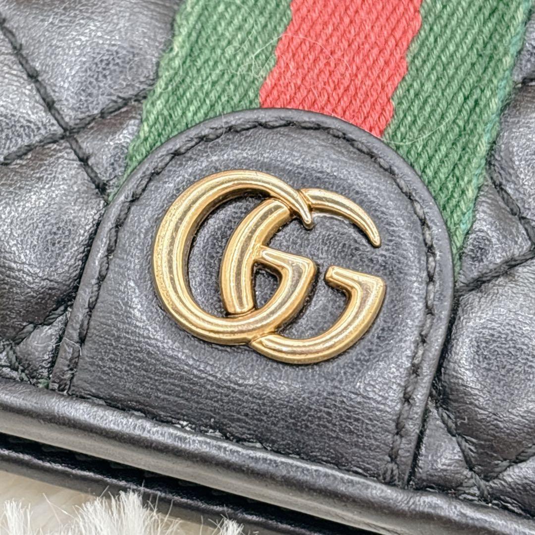 美品✨GUCCI 二つ折り財布 キルティング シェリーライン GGマーモント