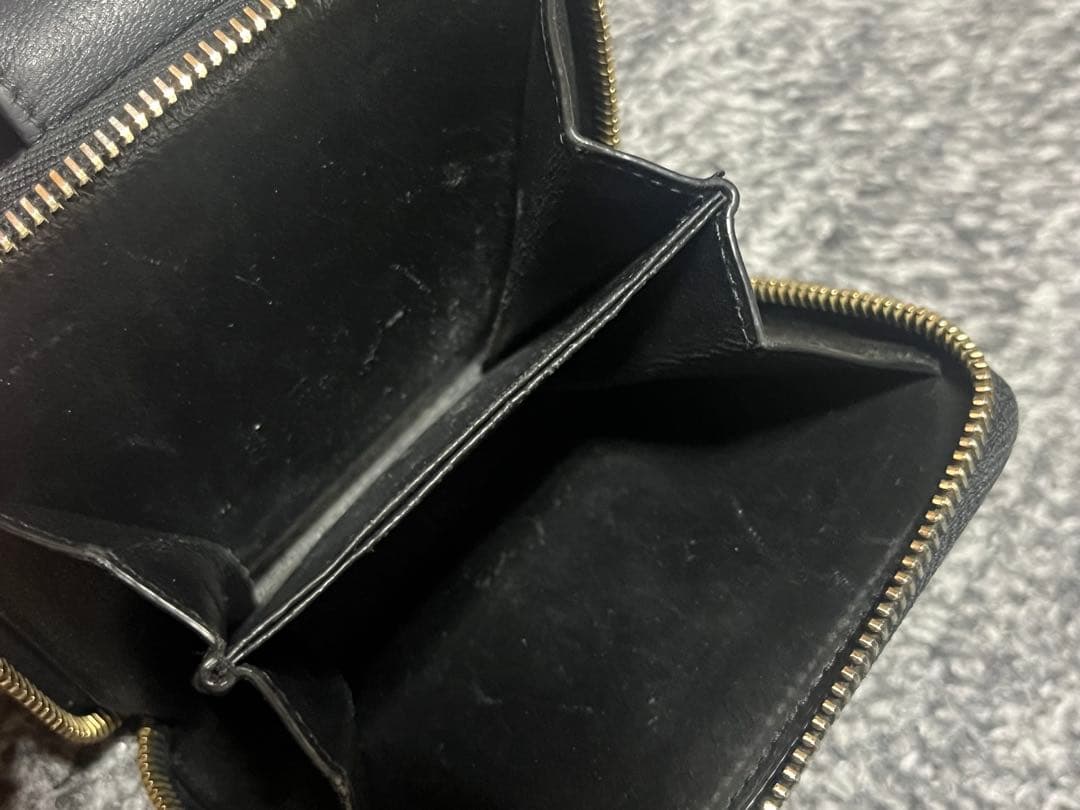 YSL イヴ・サンローラン　ブラックレザー 二つ折り財布