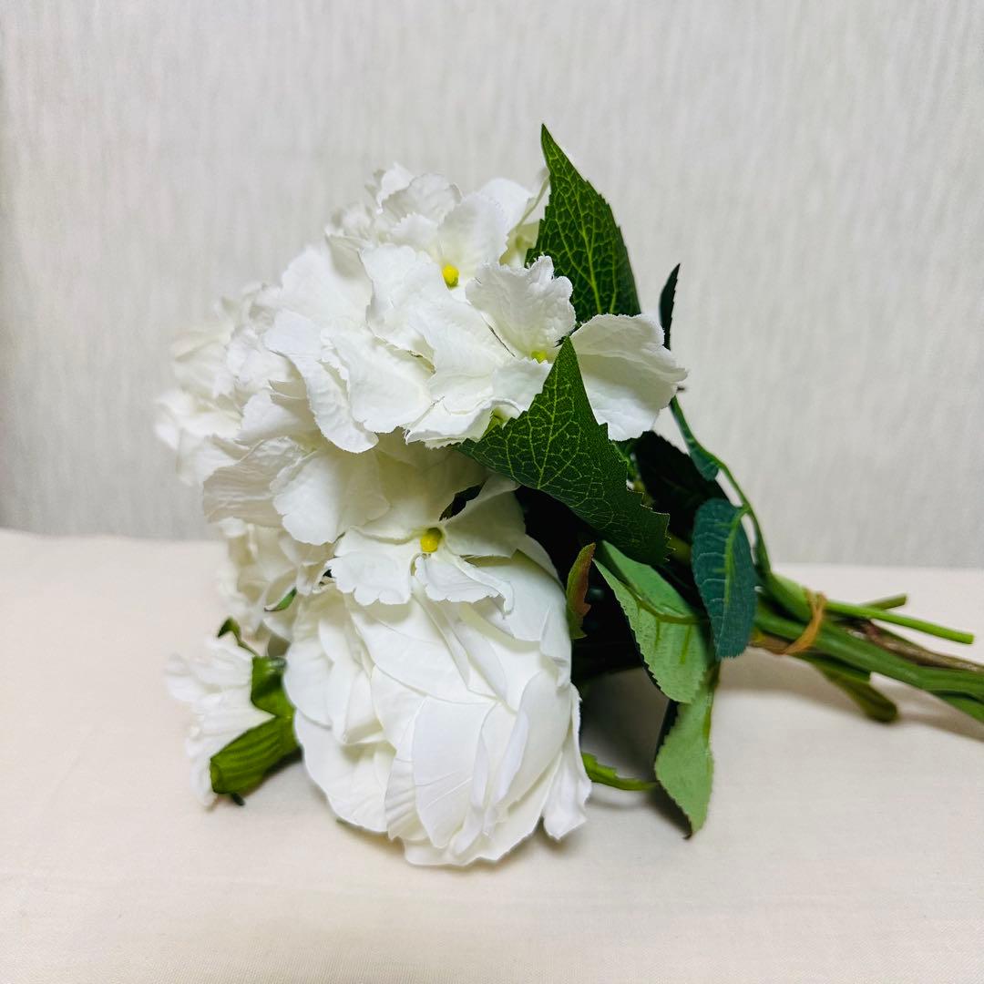 イーストサイドトーキョー　アーティフィシャルフラワー　ブーケ　結婚式　ホワイト