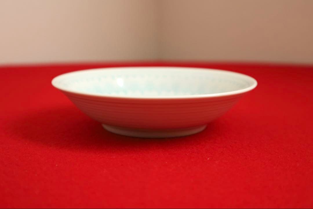 陶磁器【有田焼　昭峰窯　菊模様　4客】