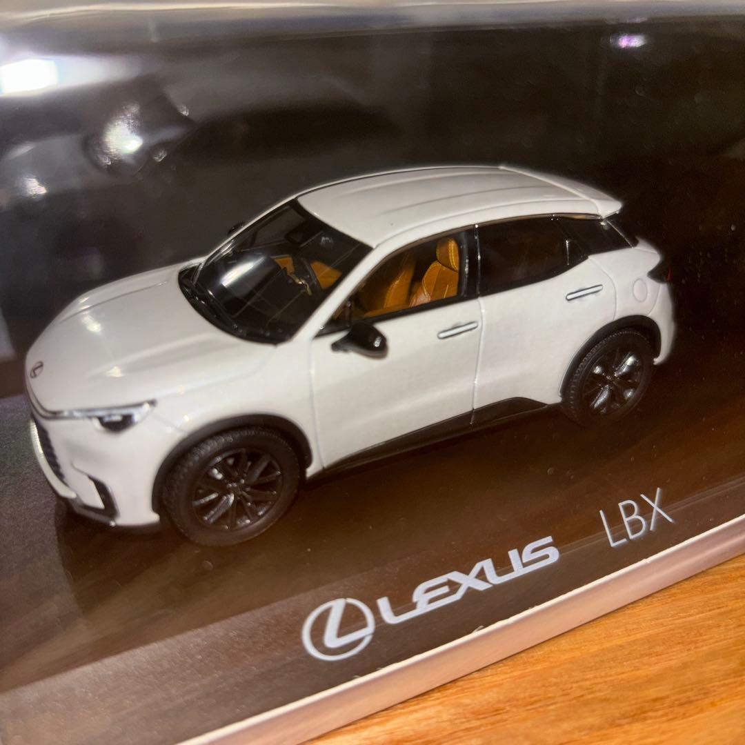 LEXUS LBX ミニカー